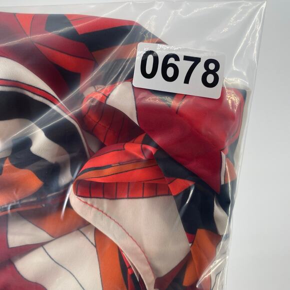 Chico’s Top Women’s Medium Red & Black Geometric Flowy Feminine - Picture 8 of 8